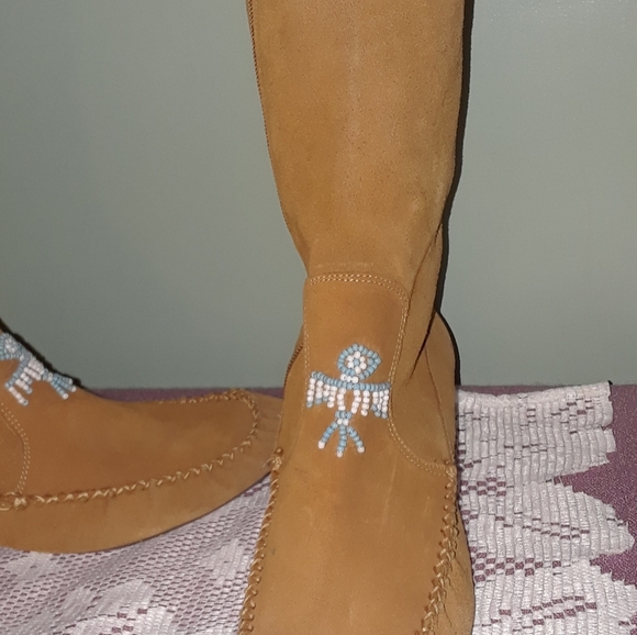 Size 8 calf moccasin suede kitten heel booties - Picture 3 of 13